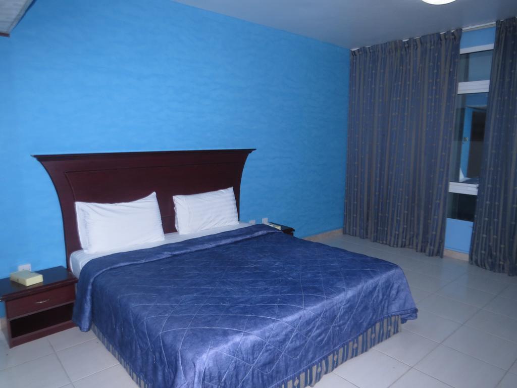 Liwa Plaza Aparthotel 3*