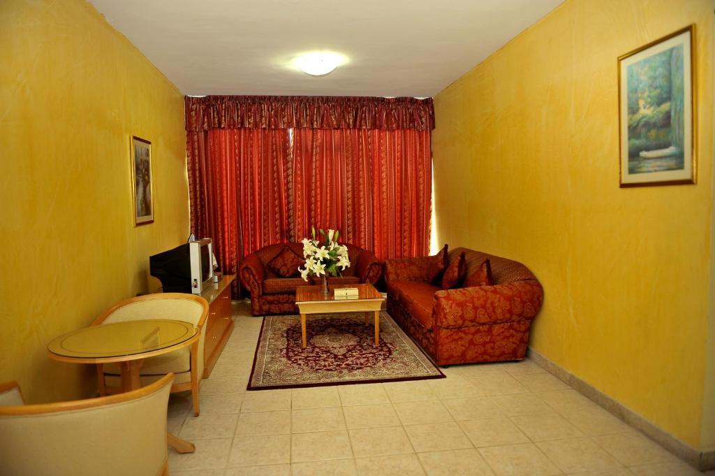 Liwa Plaza 3*
